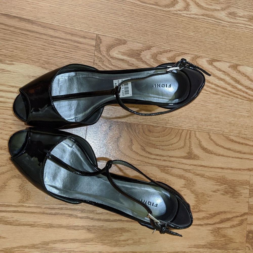 3 for $30 FIONI open toe shoes - Picture 5 of 6